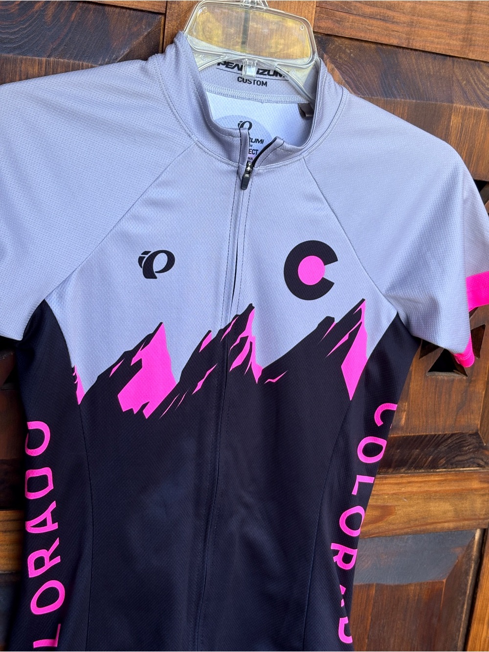 Pearl Izumi Colorado Cycling Jersey - Gray & Pink - Picture 4 of 9